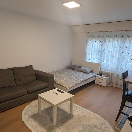 Studio Meuble Pour 2 - Proche De מונטרה מראה חיצוני תמונה